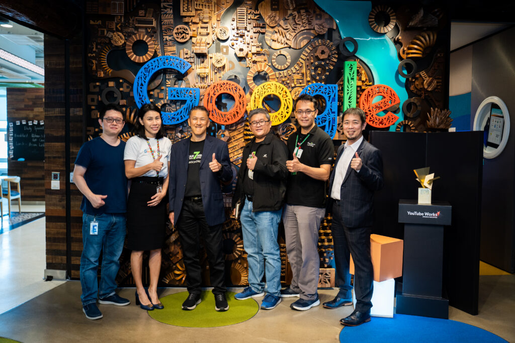 Group Photo - Parkson Credit and Google Representative at Google Office with thumbs up